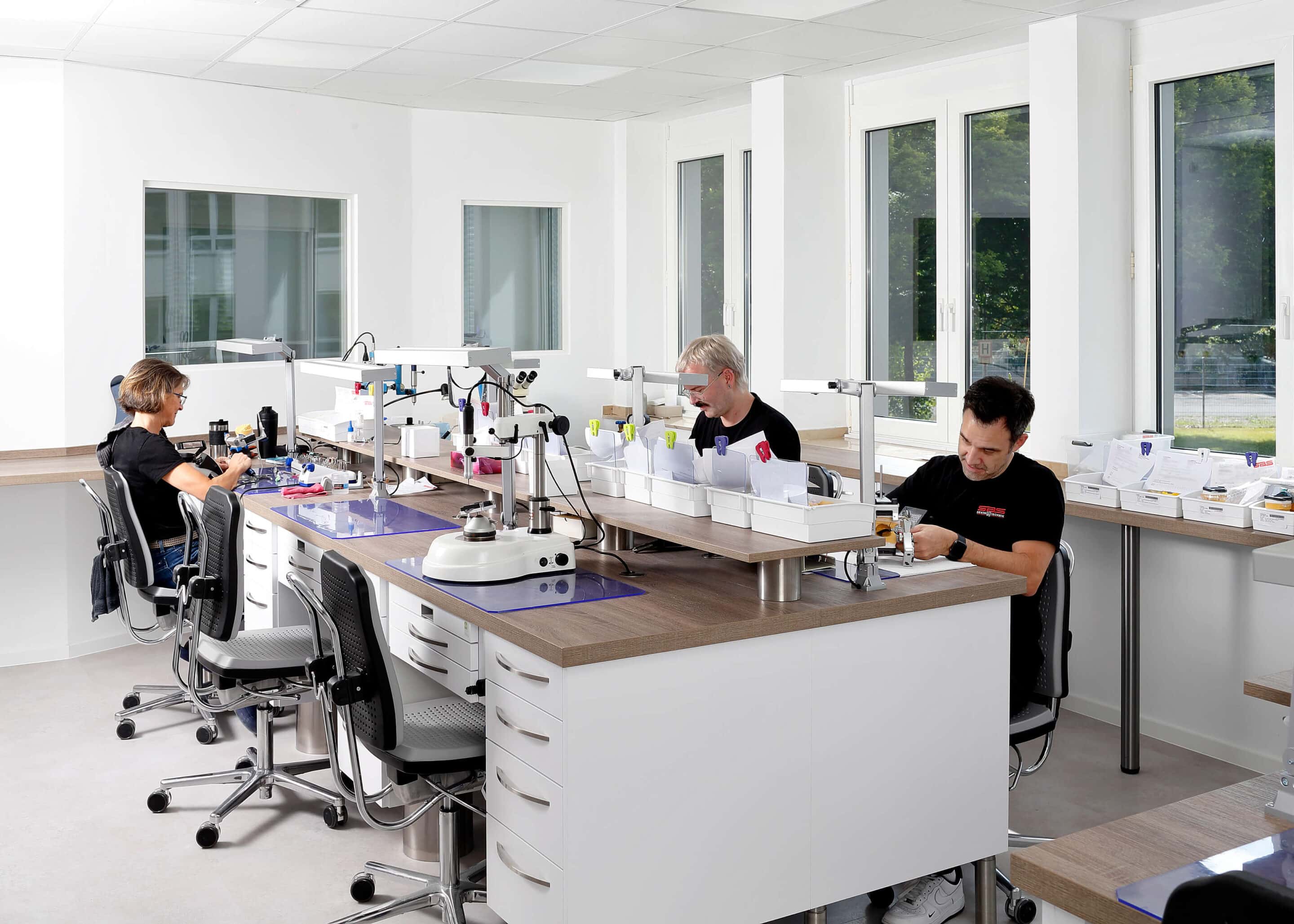 SBS Dental-Technik GmbH - Bildreihe
